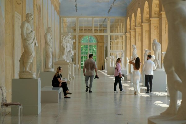 Tactiques Innovantes des Gouvernements en Réaction aux Contestations Sociales