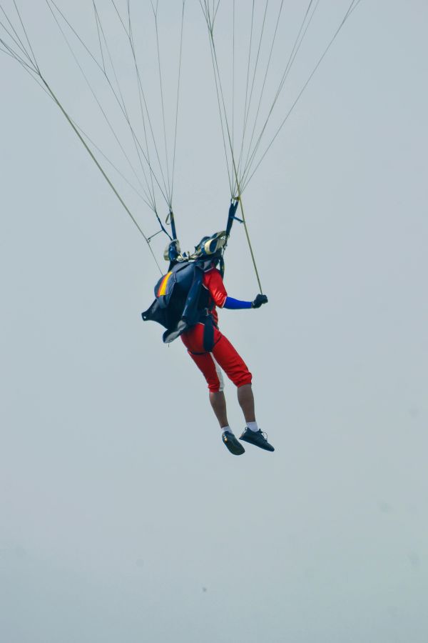 Vivez l'expérience du saut en parachute : un défi à relever